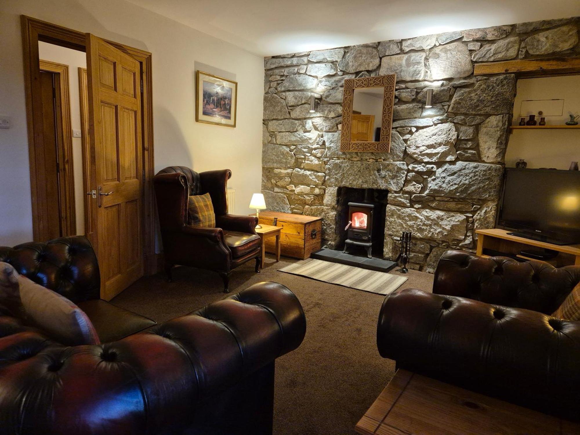 The Old Convent Holiday Apartments Fort Augustus Exterior photo